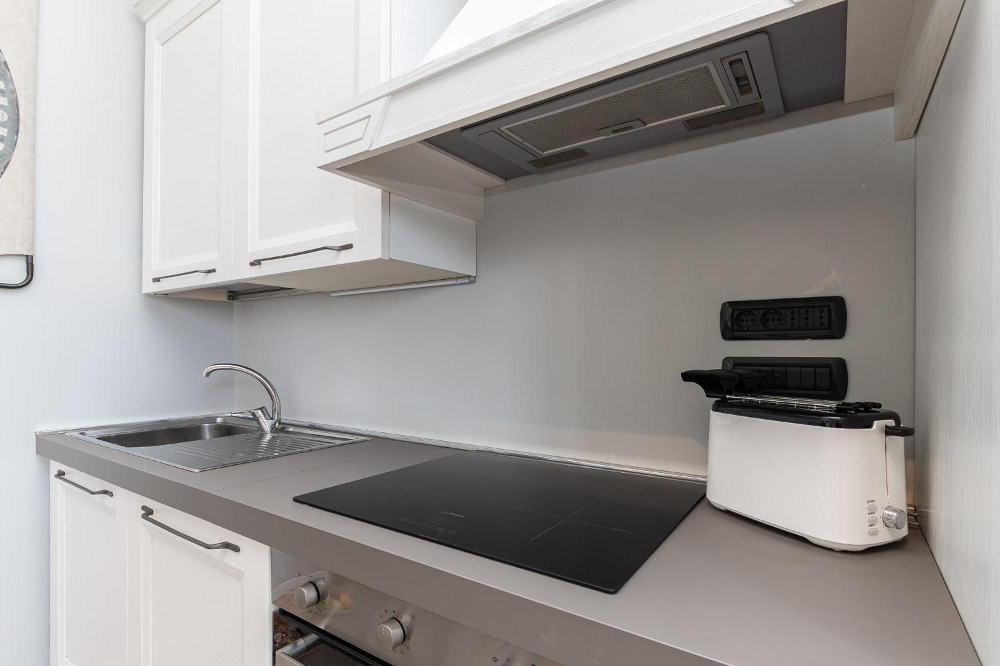 Spacious 3-Bedroom Apartment - 10 Min To City Center & 5 Min To Gaslini Hospital Genova Esterno foto