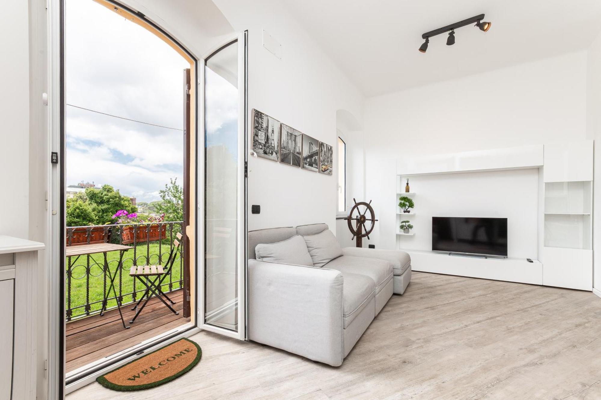 Spacious 3-Bedroom Apartment - 10 Min To City Center & 5 Min To Gaslini Hospital Genova Esterno foto
