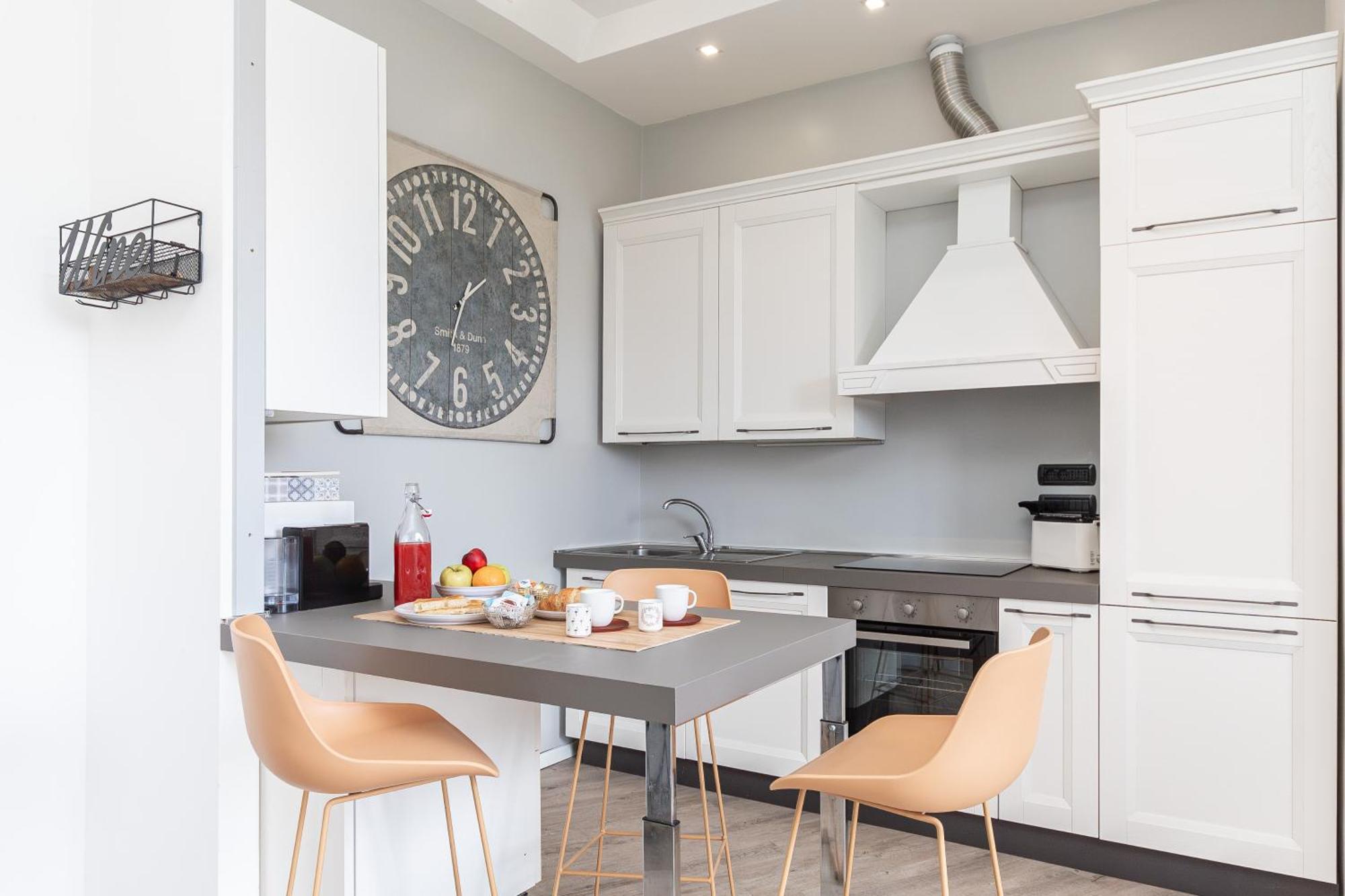Spacious 3-Bedroom Apartment - 10 Min To City Center & 5 Min To Gaslini Hospital Genova Esterno foto