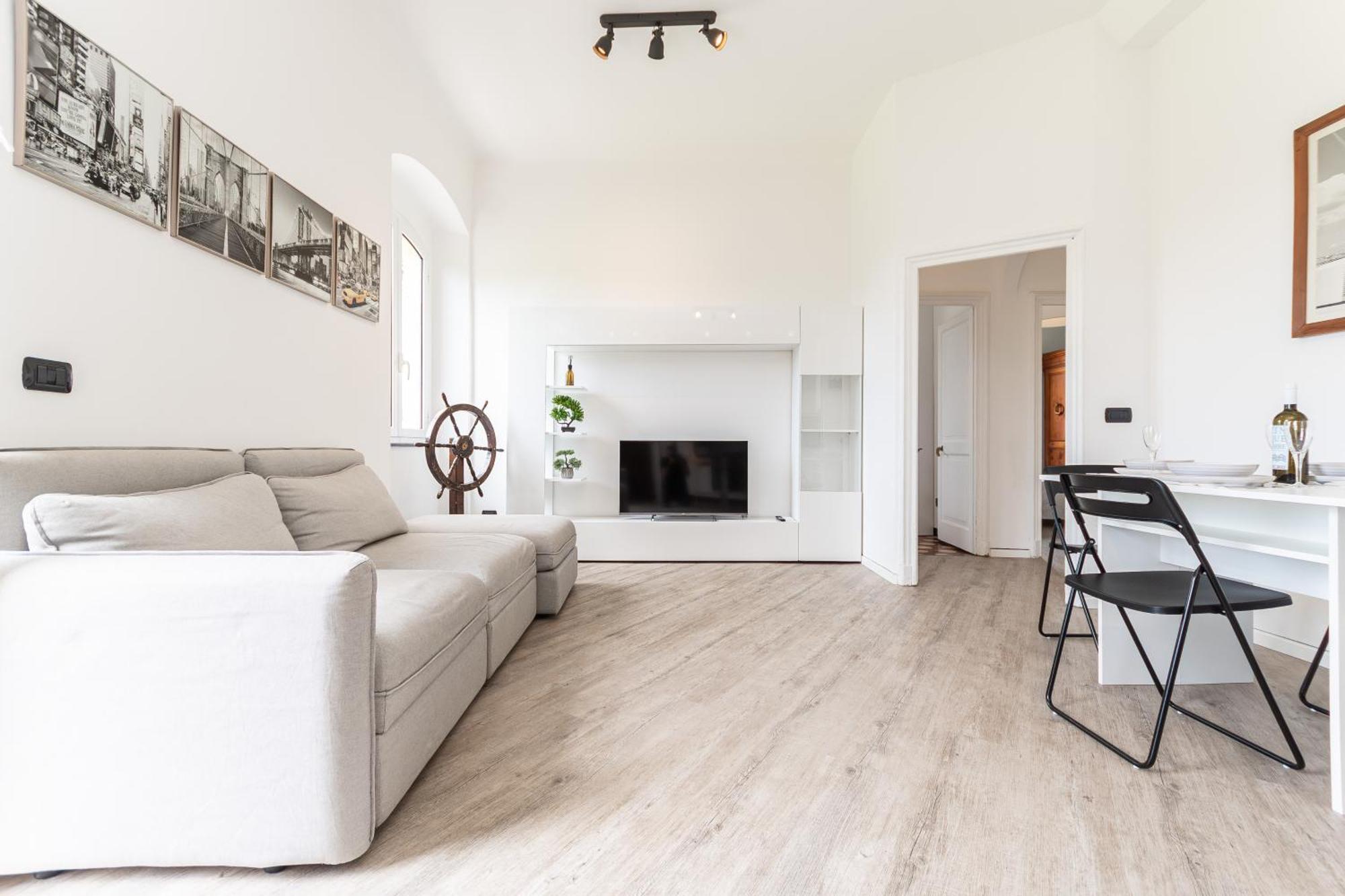 Spacious 3-Bedroom Apartment - 10 Min To City Center & 5 Min To Gaslini Hospital Genova Esterno foto
