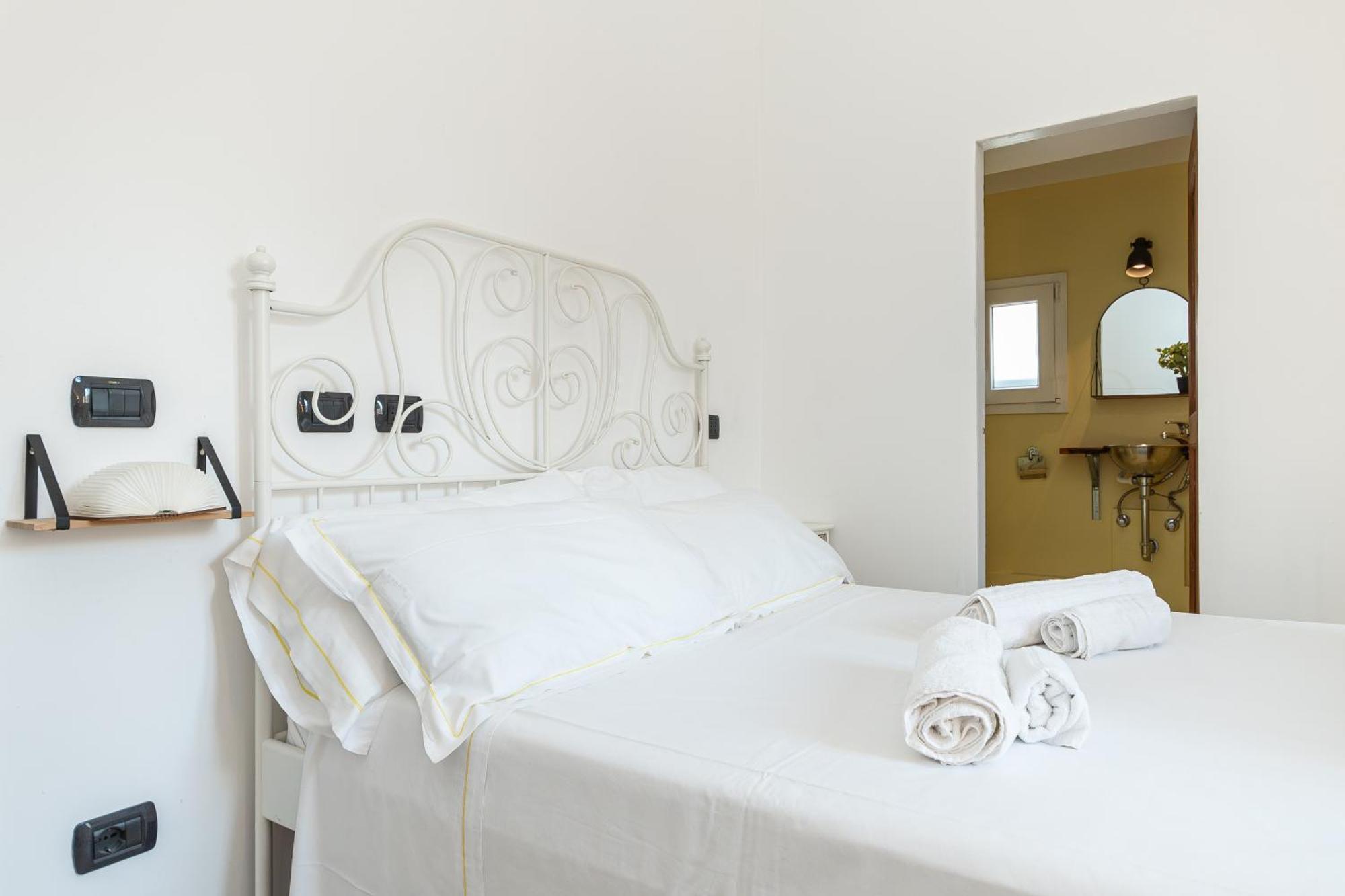 Spacious 3-Bedroom Apartment - 10 Min To City Center & 5 Min To Gaslini Hospital Genova Esterno foto