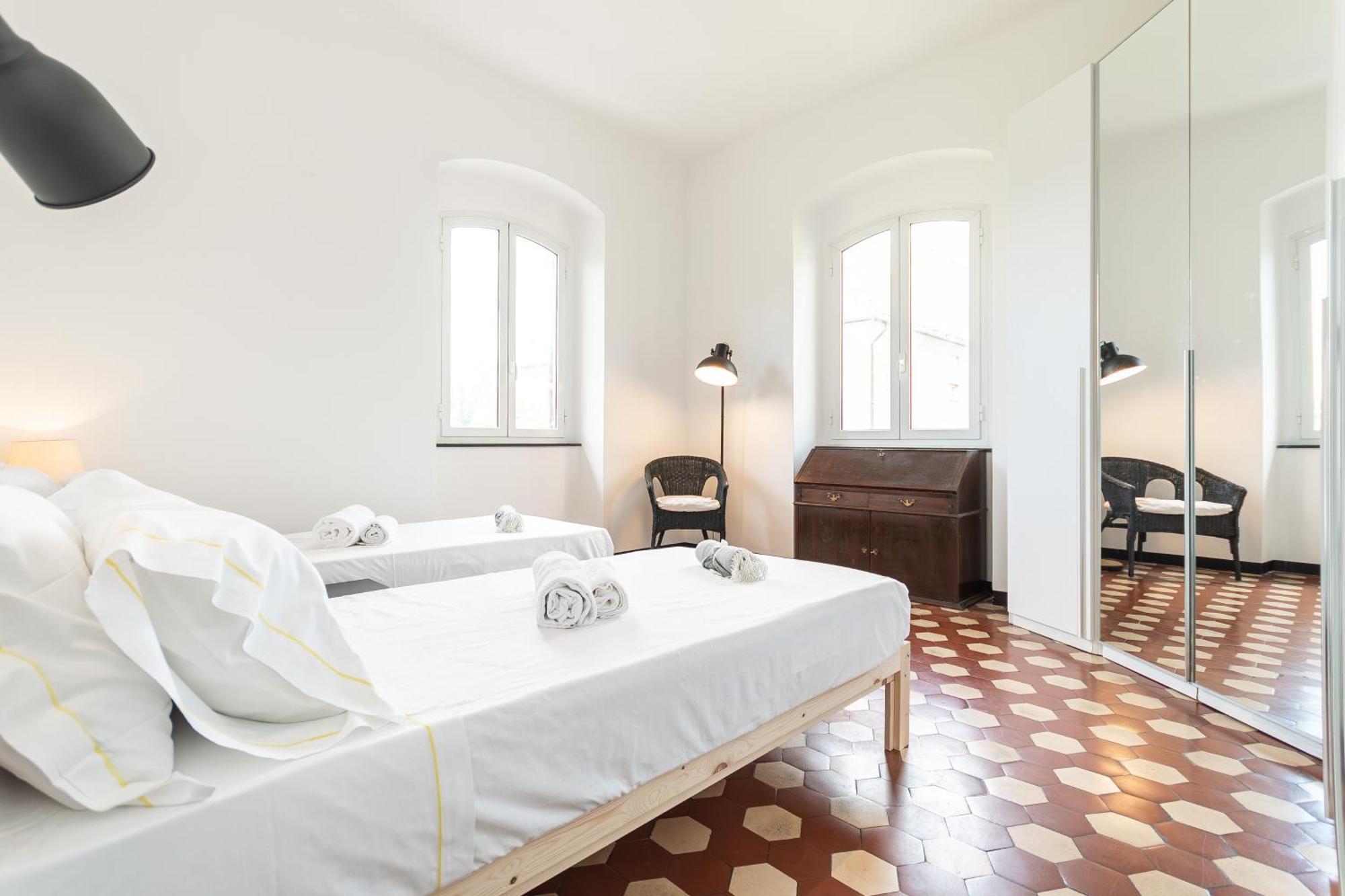 Spacious 3-Bedroom Apartment - 10 Min To City Center & 5 Min To Gaslini Hospital Genova Esterno foto