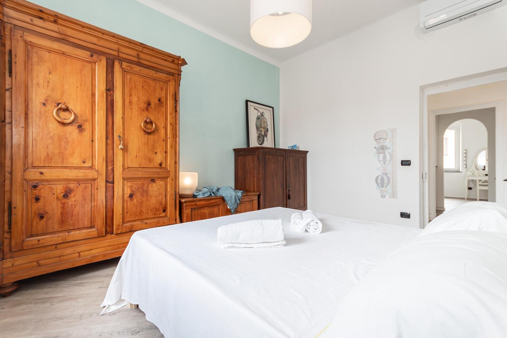 Spacious 3-Bedroom Apartment - 10 Min To City Center & 5 Min To Gaslini Hospital Genova Esterno foto